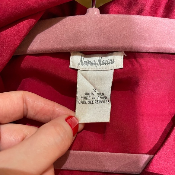 Neiman Marcus Two Piece Silk Pajama Set in Red - Picture 5 of 13